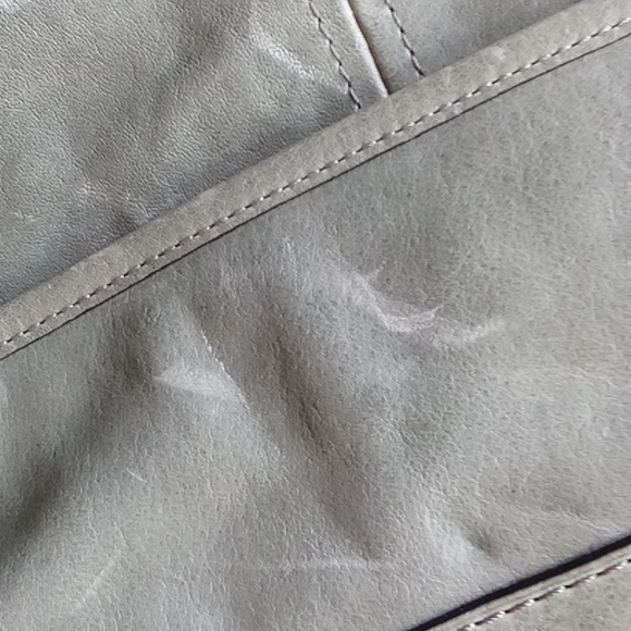 Coach leather shoulder bag in grey super cool chunky style meant to look distres - Picture 4 of 11